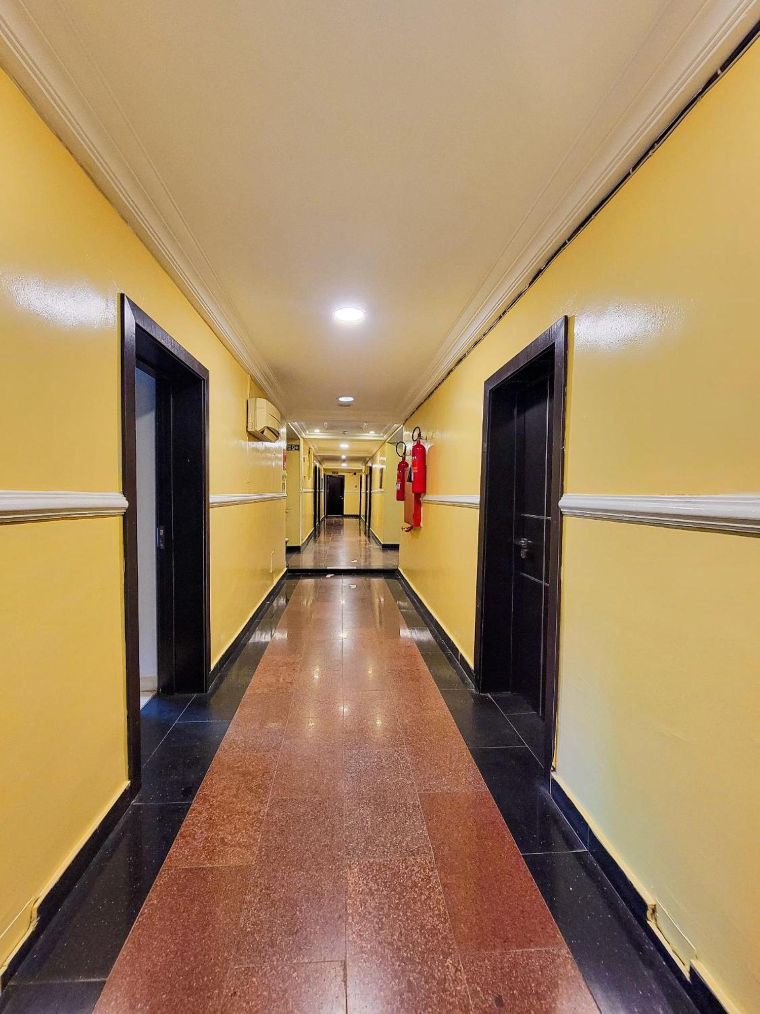 Hotel Presken K-One Ikeja Esterno foto